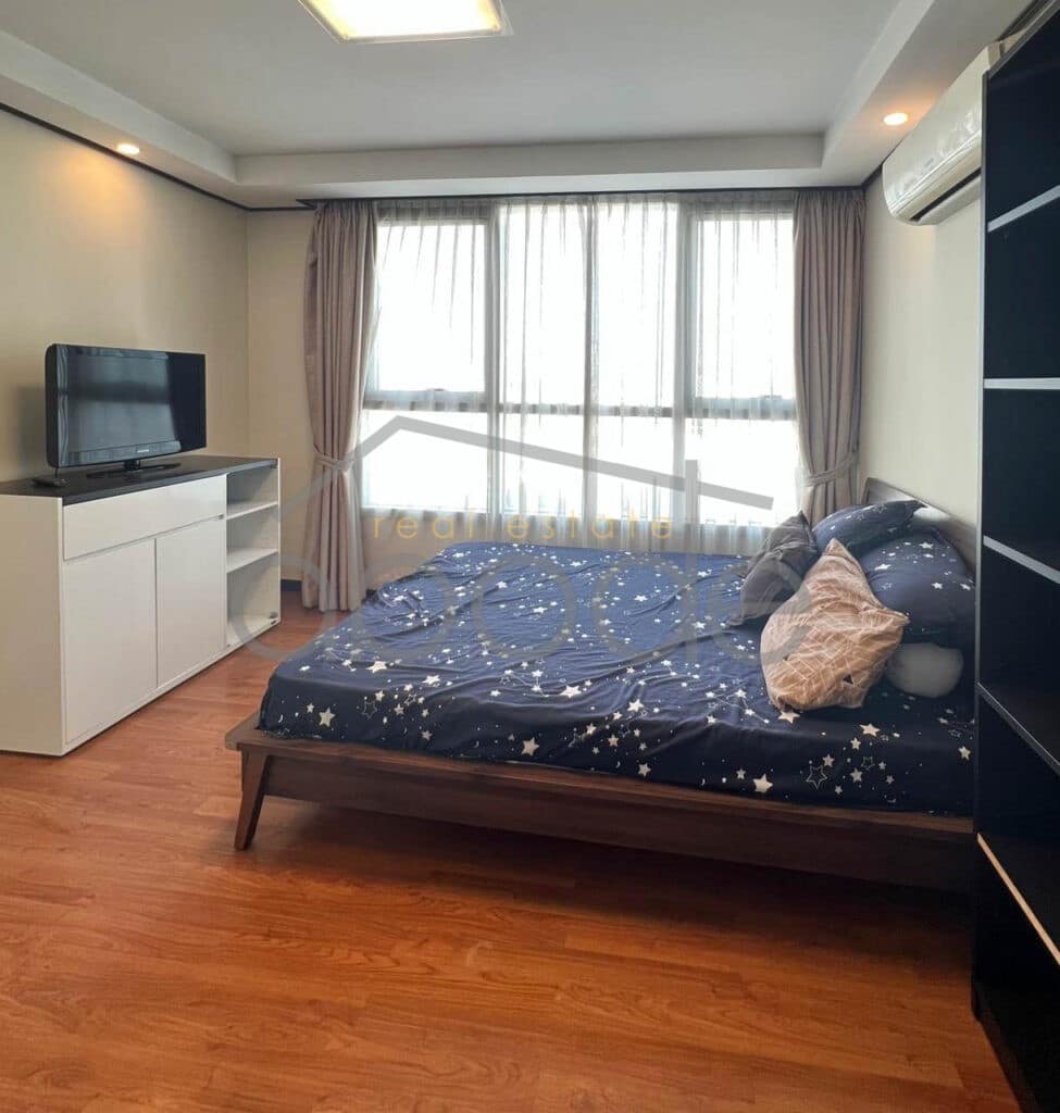 quality 3 bedroom condo for rent BKK 1