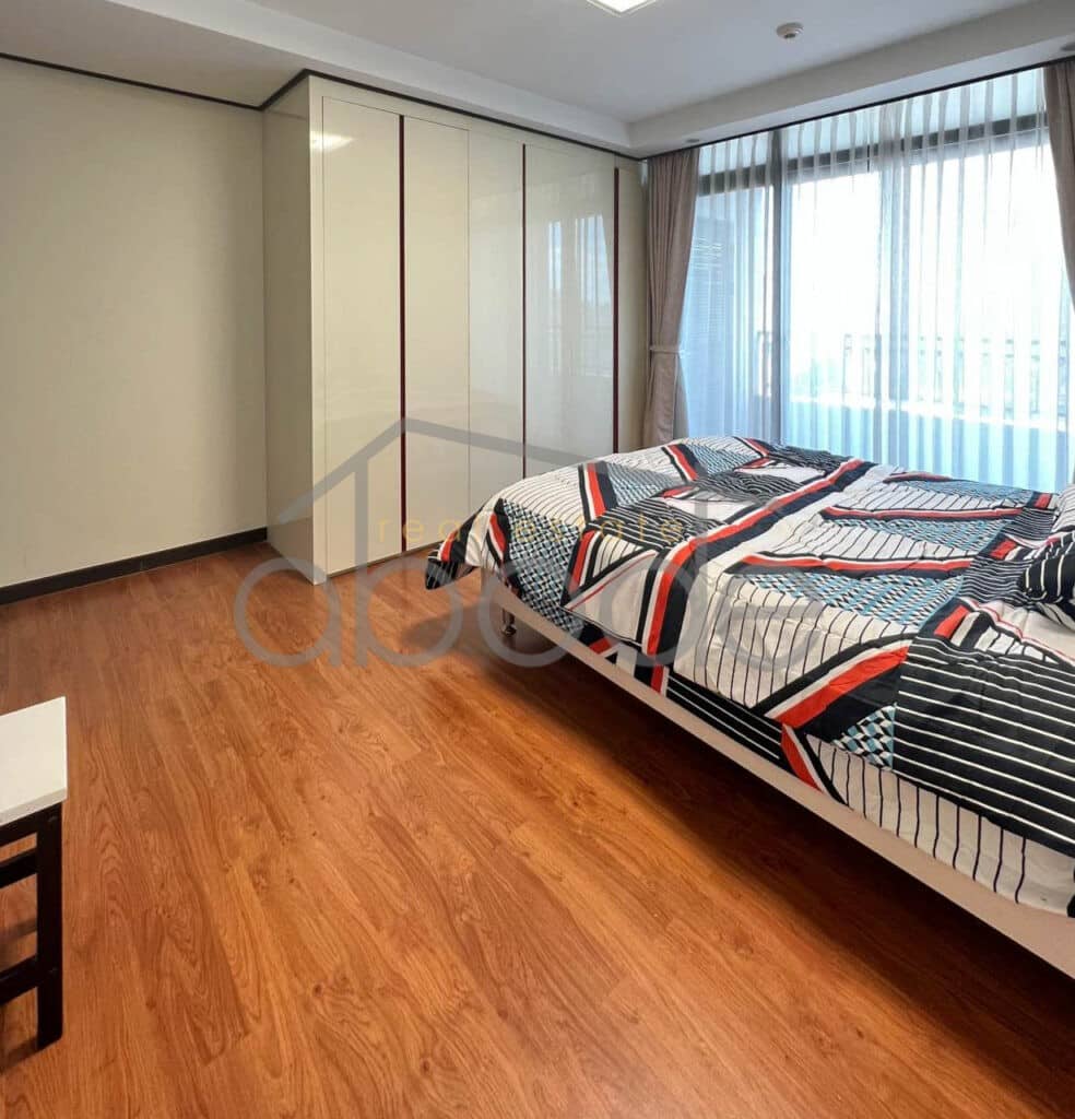quality 3 bedroom condo for rent BKK 1