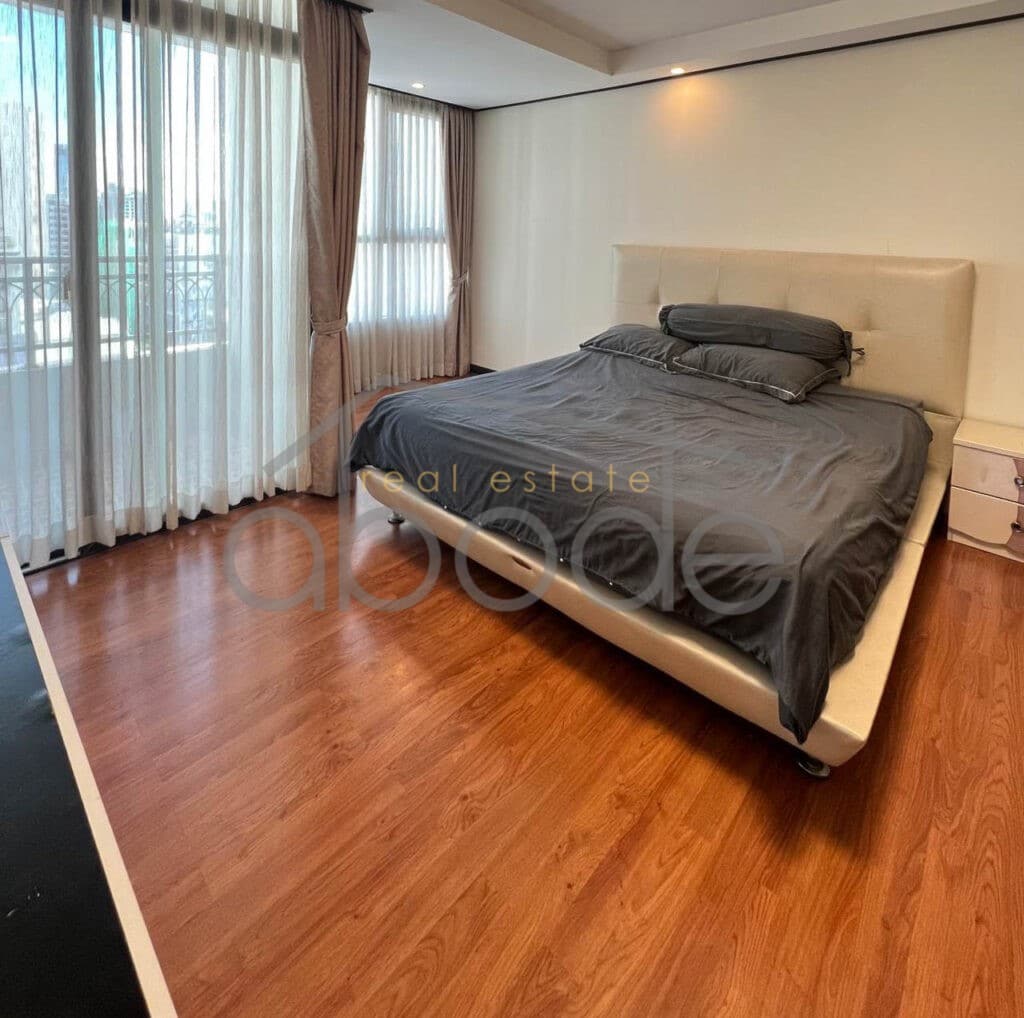 quality 3 bedroom condo for rent BKK 1
