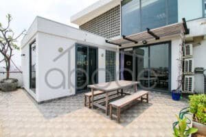 2 bedroom apartment for rent central Phnom Penh