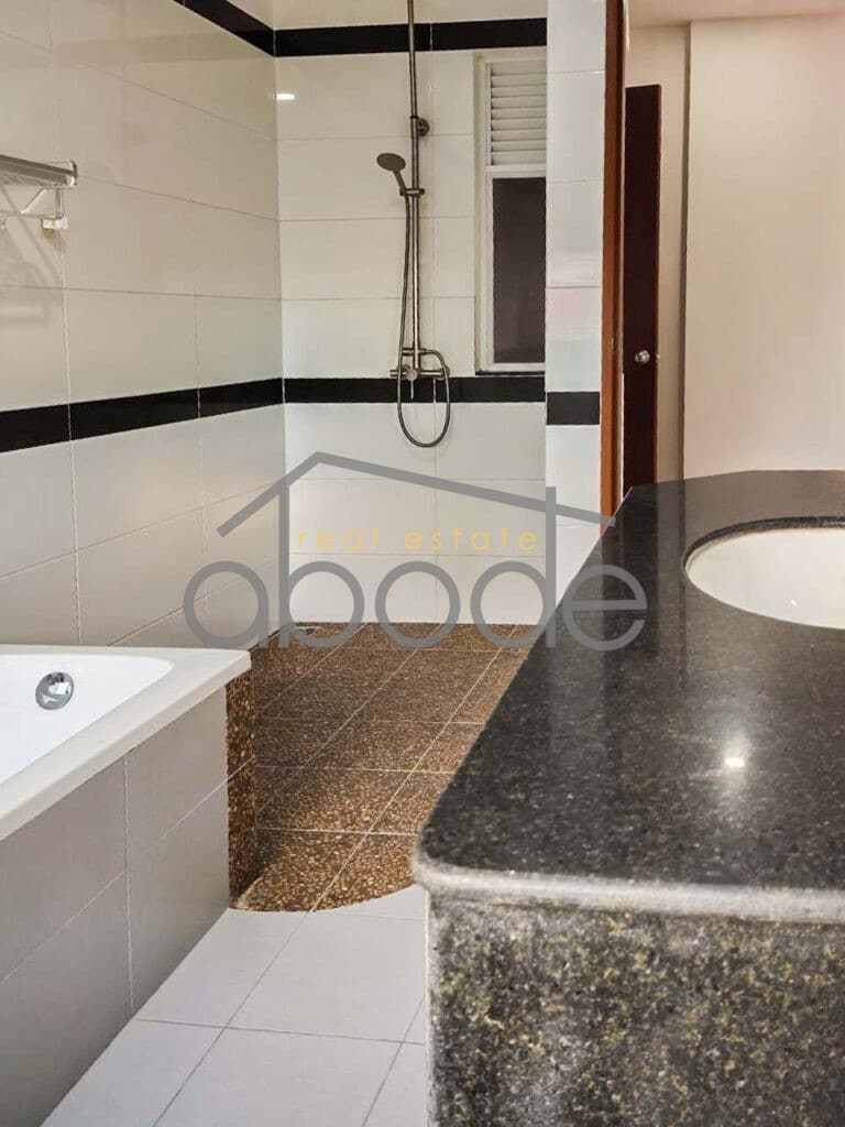 2 bedroom apartment for rent central Phnom Penh