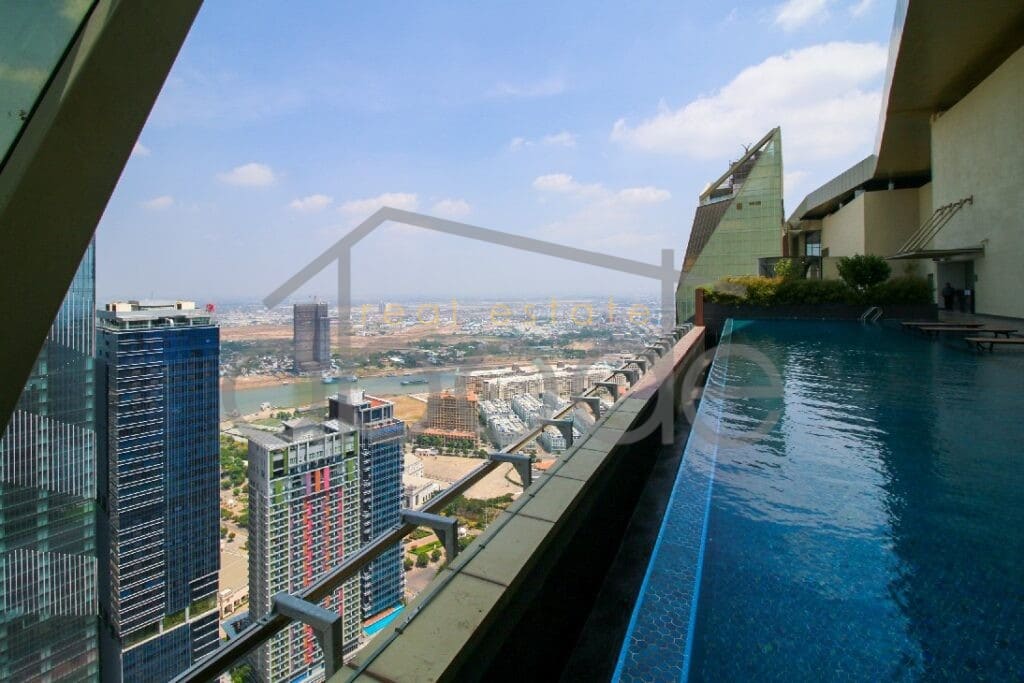 3 bedroom apartment for rent The Peak condo