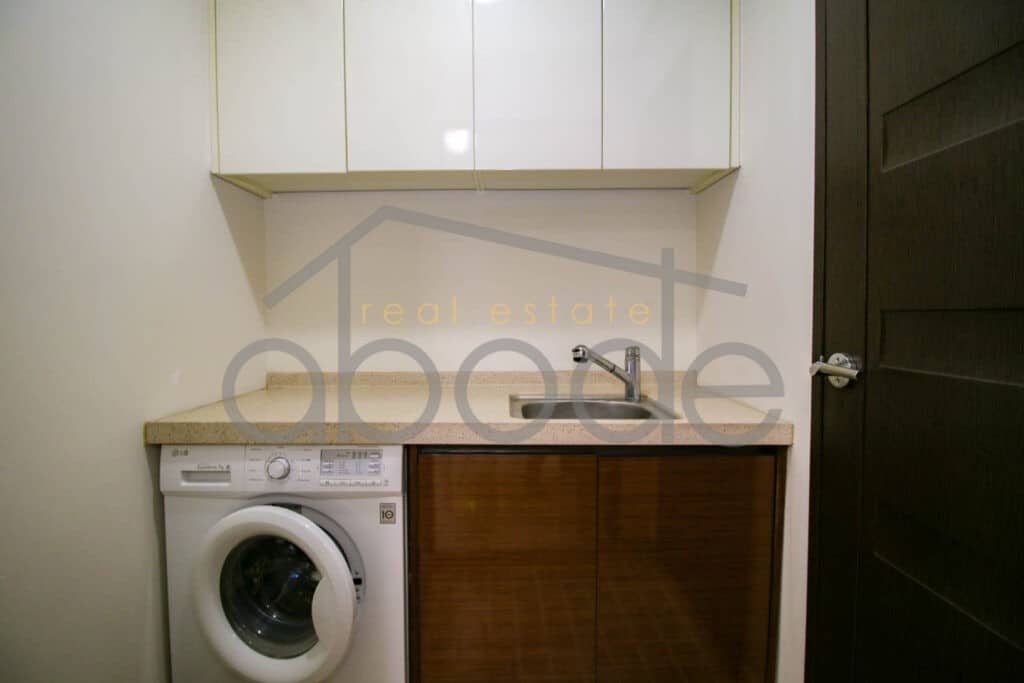 3 bedroom luxury apartment for rent BKK 1