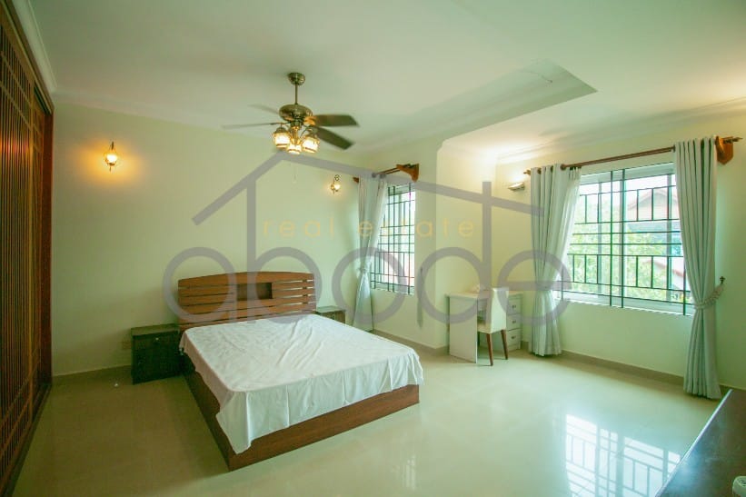 4 bedroom villa for rent Tonle Bassac Diamond Island