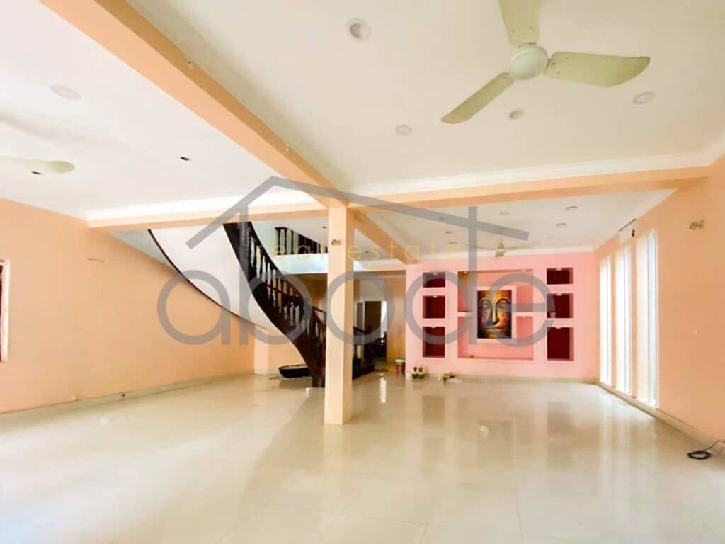 6 bedroom villa for rent Daun Penh