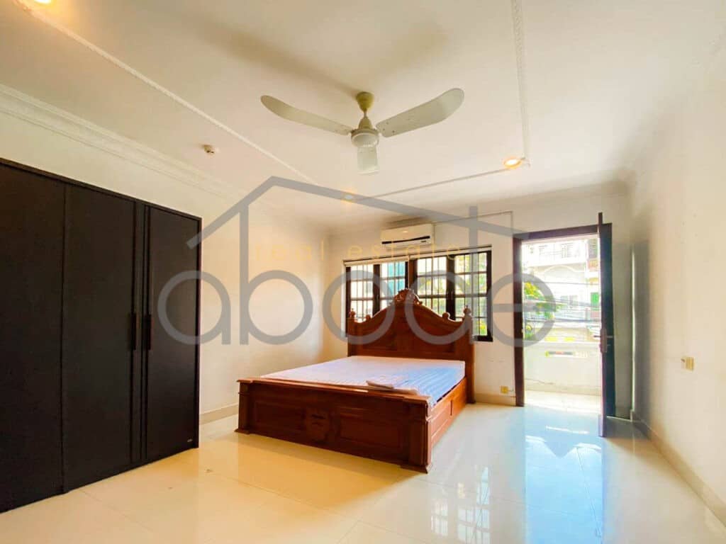 6 bedroom villa for rent Daun Penh