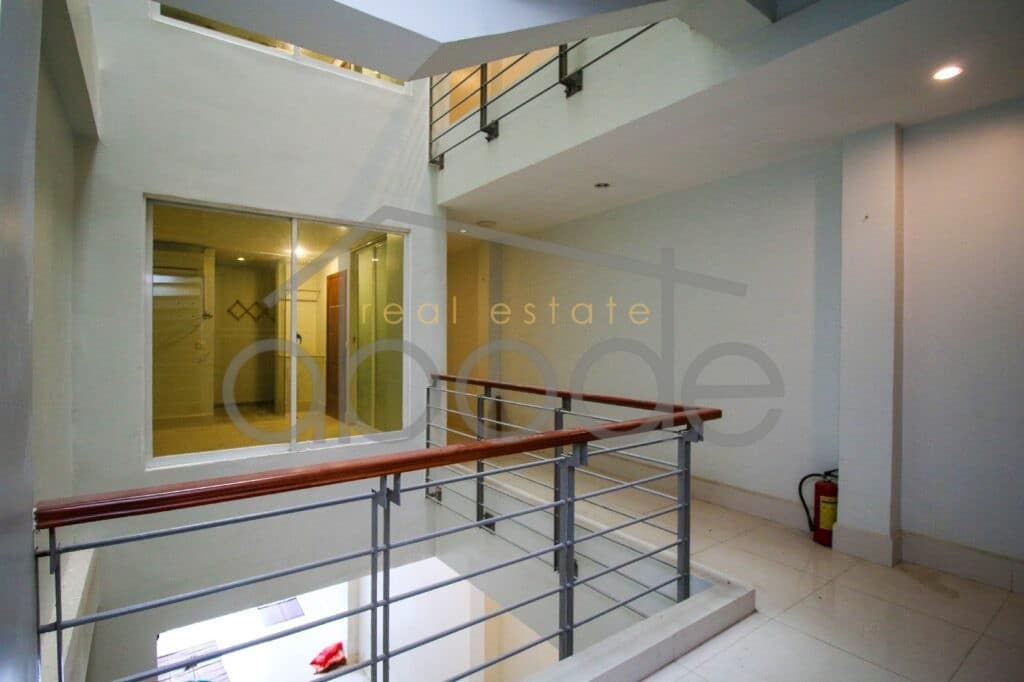 6 floor commercial building for rent Daun Penh
