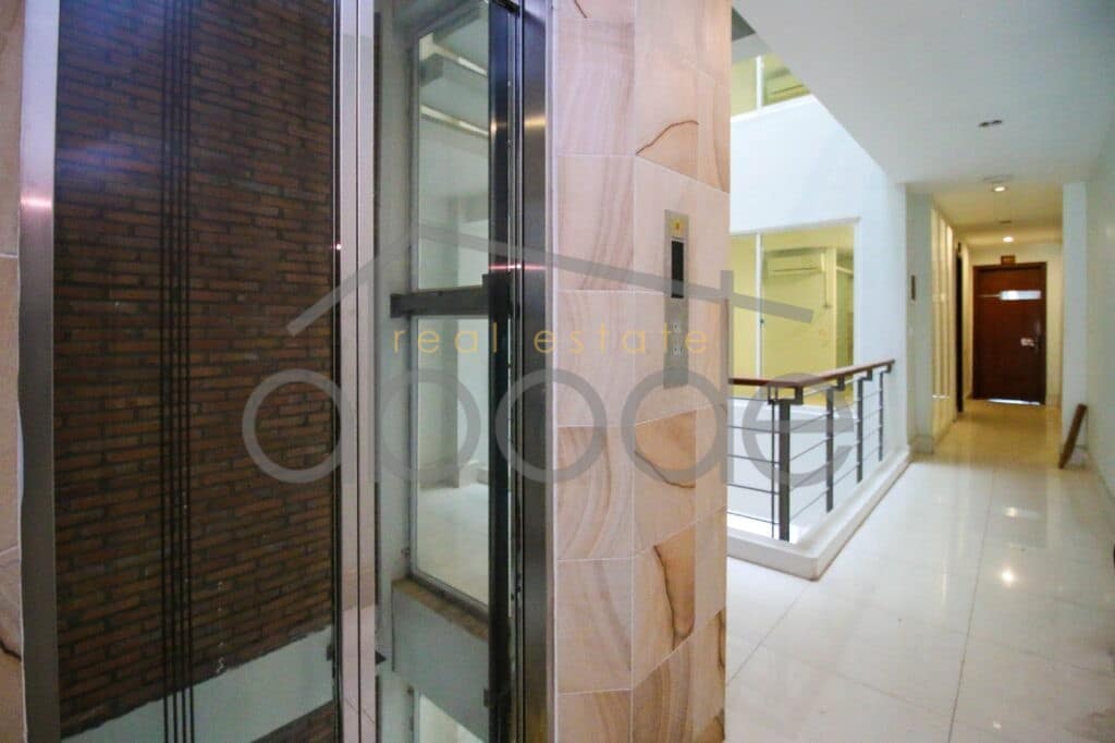 6 floor commercial building for rent Daun Penh