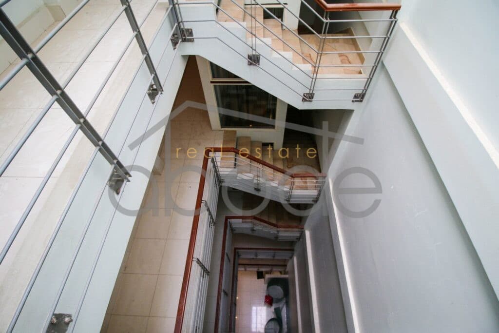 6 floor commercial building for rent Daun Penh