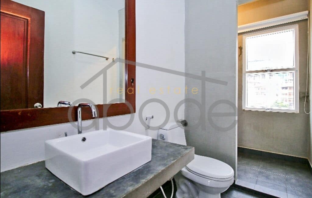 Beautiful 3 bedroom apartment for rent Bassac Lane