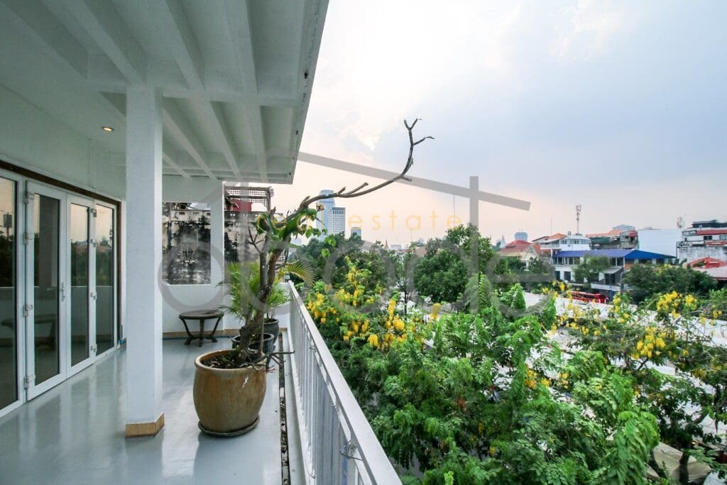 Daun Penh Riverside apartment for rent
