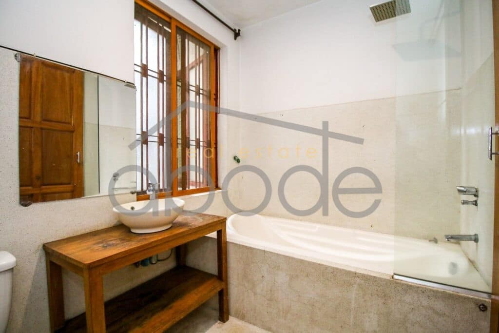 Daun Penh Riverside apartment for rent