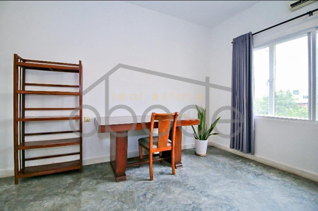 Beautiful 3 bedroom apartment for rent Bassac Lane