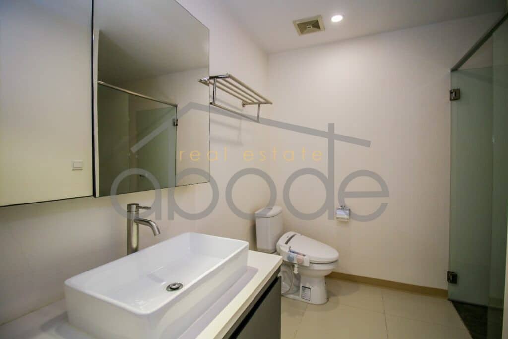 Japanese style 2-bedroom apartment for rent BKK 1
