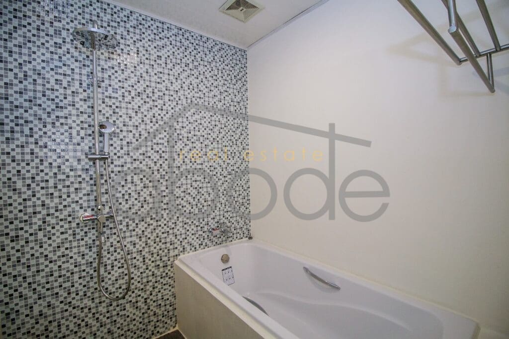 Japanese style 2-bedroom apartment for rent BKK 1