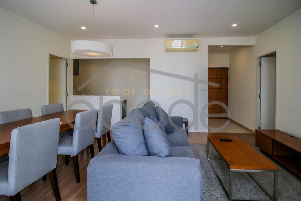 Japanese style 2-bedroom apartment for rent BKK 1