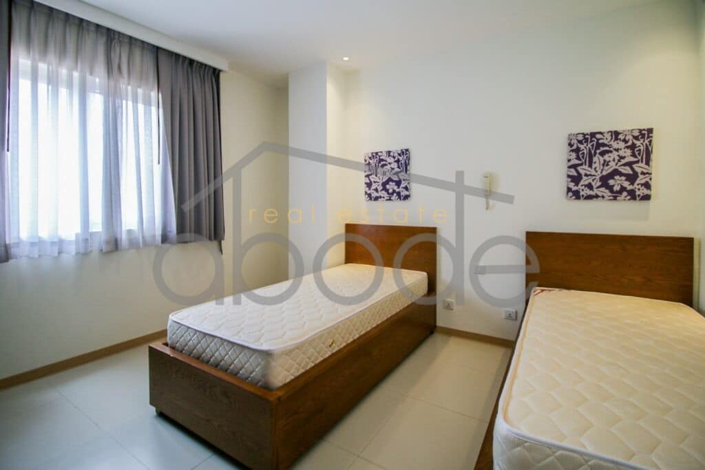 Japanese style 2-bedroom apartment for rent BKK 1