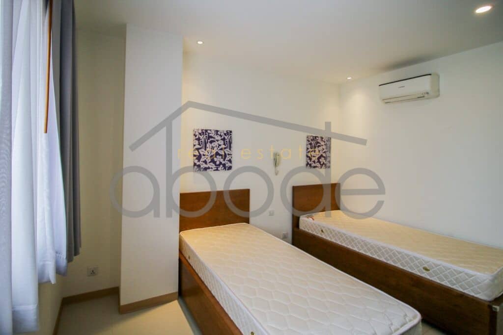 Japanese style 2-bedroom apartment for rent BKK 1