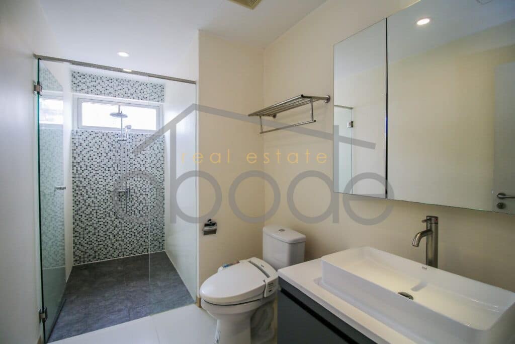 Japanese style 2-bedroom apartment for rent BKK 1