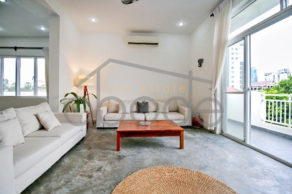 Beautiful 3 bedroom apartment for rent Bassac Lane
