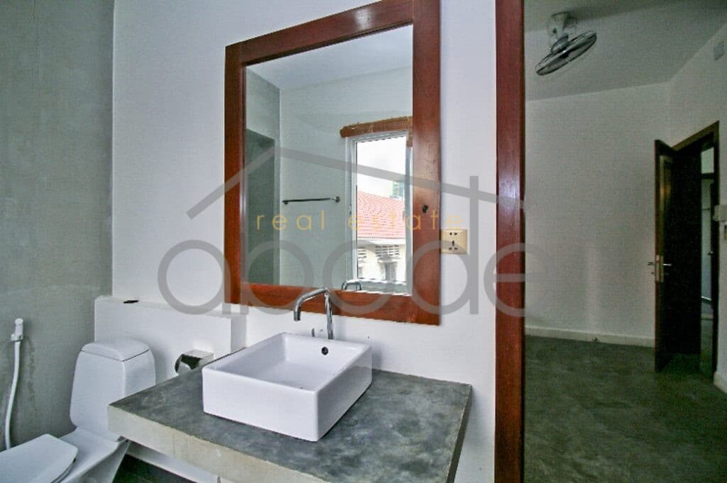 Beautiful 3 bedroom apartment for rent Bassac Lane