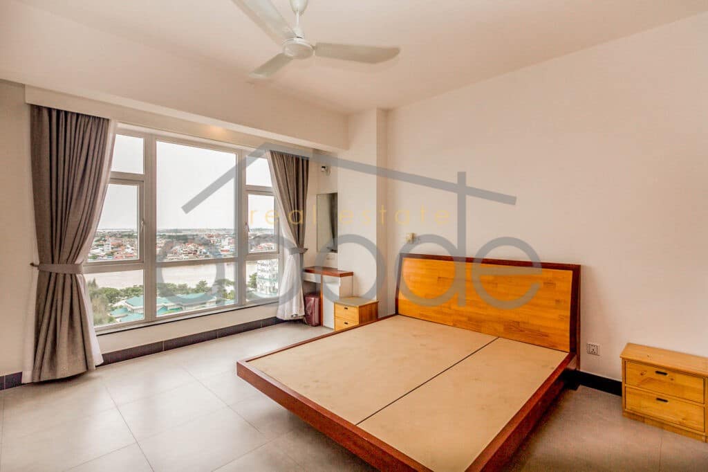 2 bedroom Chamkarmon apartment for rent