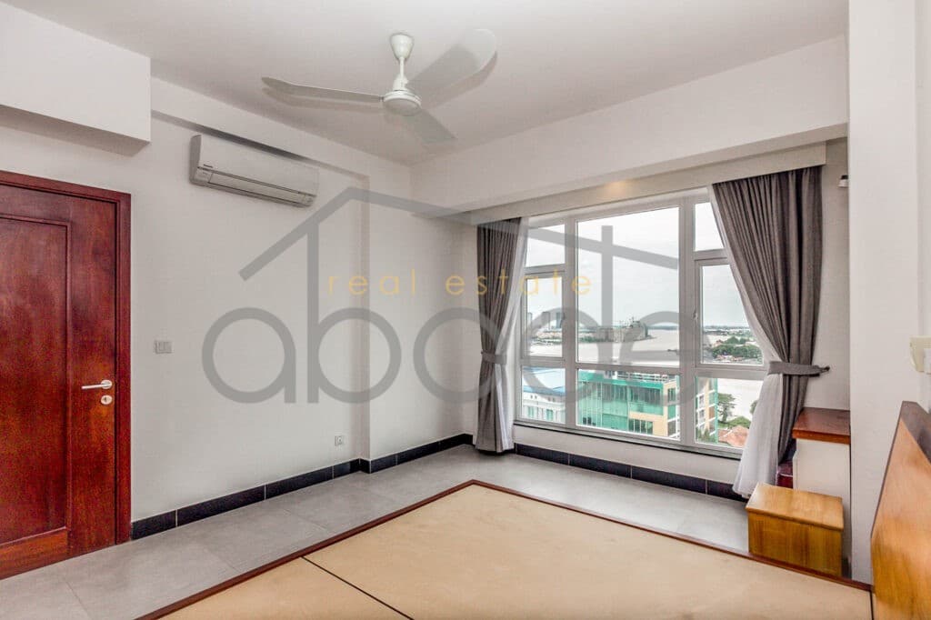 2 bedroom Chamkarmon apartment for rent