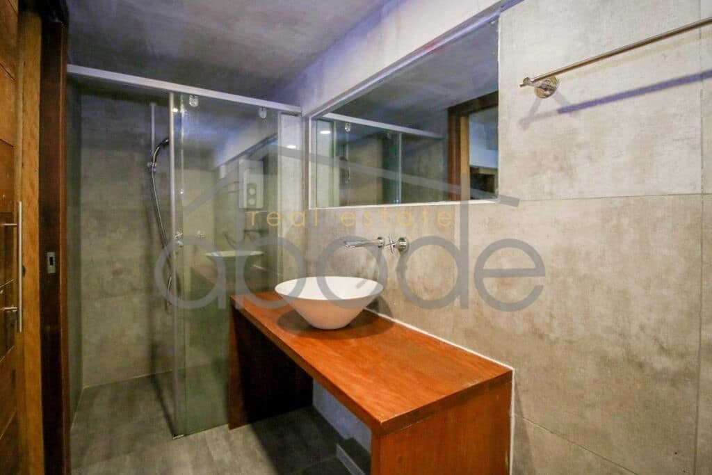 2 bedroom apartment for rent Riverside Daun Penh