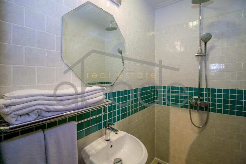 2 bedroom apartment for rent Riverside Daun Penh