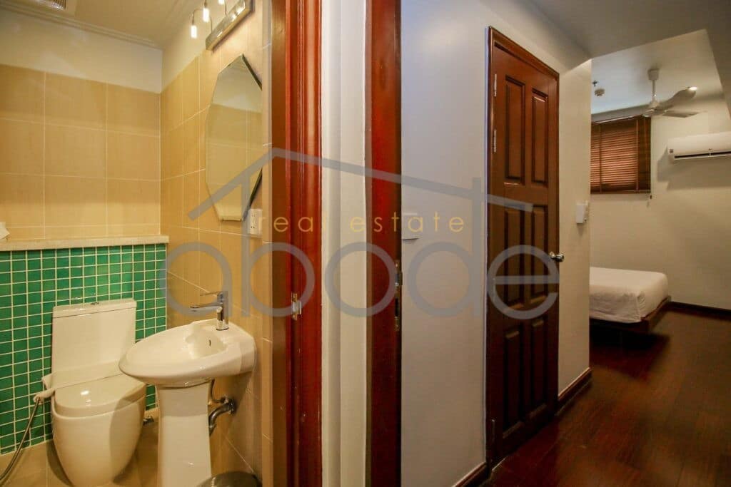 2 bedroom apartment for rent Riverside Daun Penh