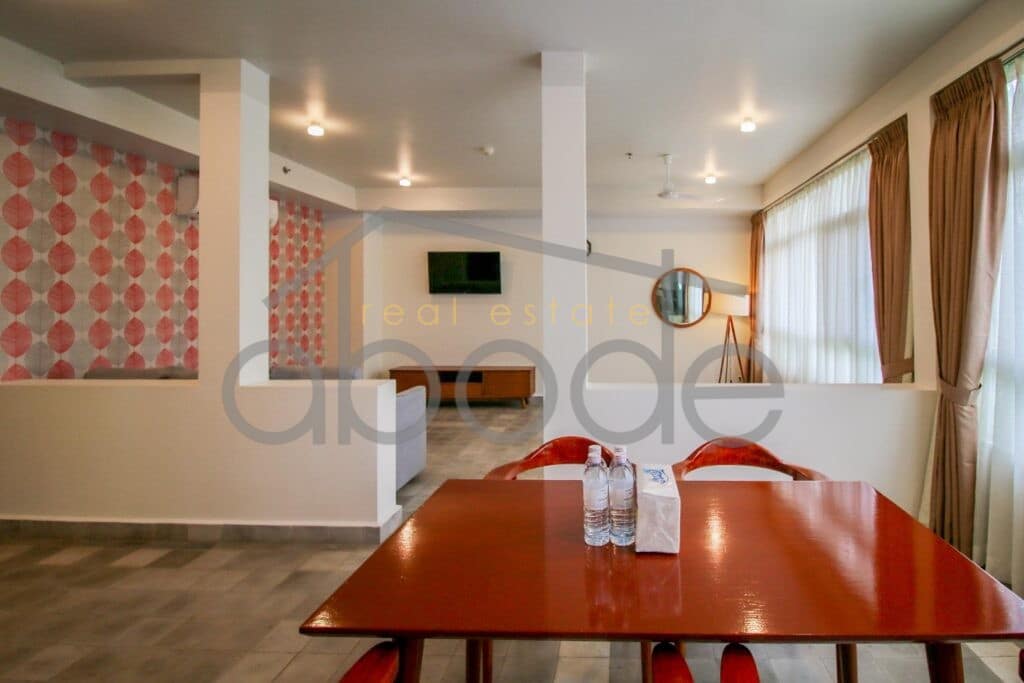 3 bedroom apartment for rent Riverside Daun Penh