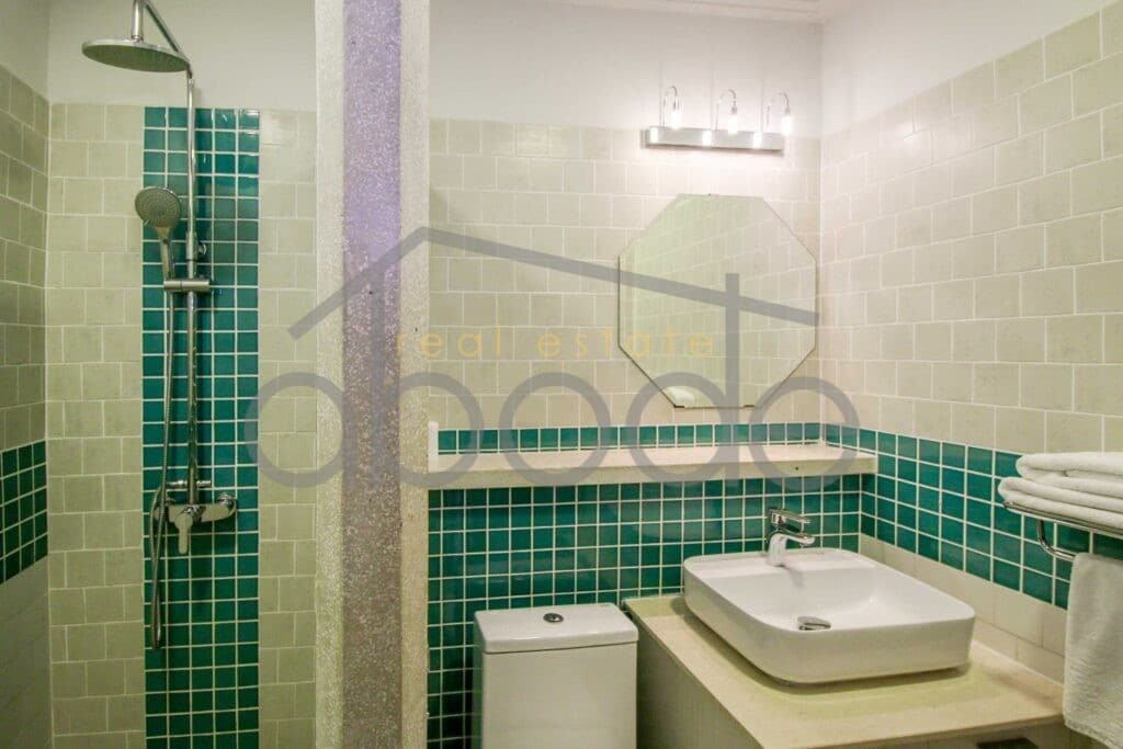 3 bedroom apartment for rent Riverside Daun Penh