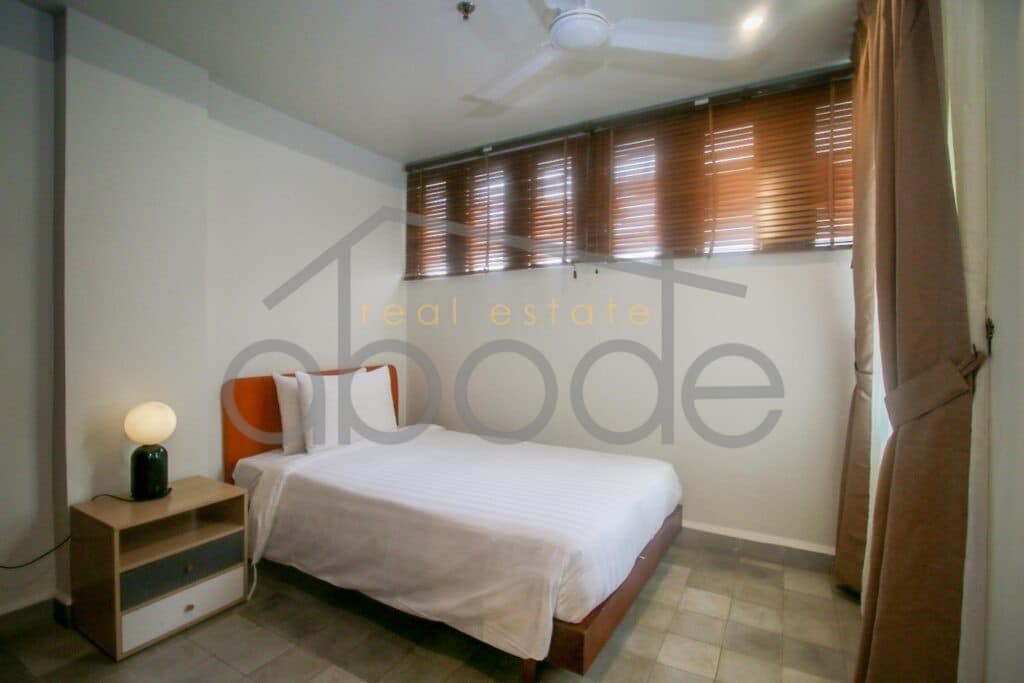 3 bedroom apartment for rent Riverside Daun Penh