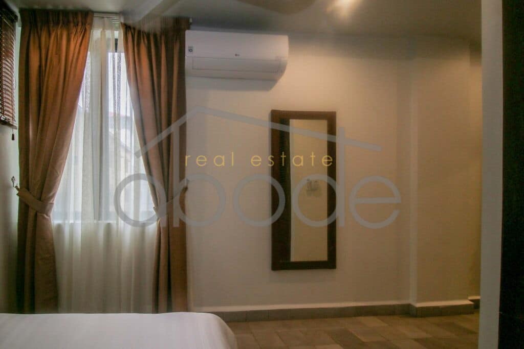 3 bedroom apartment for rent Riverside Daun Penh