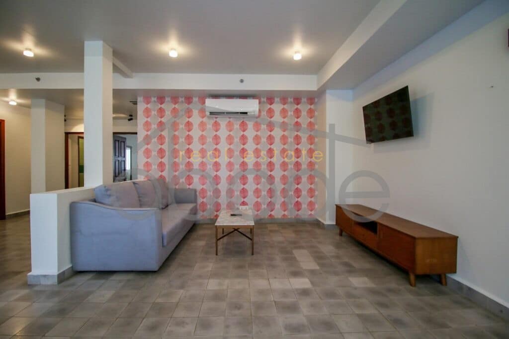 3 bedroom apartment for rent Riverside Daun Penh
