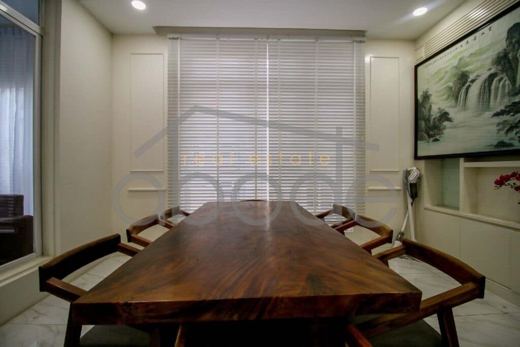 5-bedroom King Villa for rent Chbar Ampov