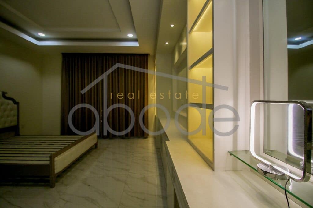 5-bedroom King Villa for rent Chbar Ampov