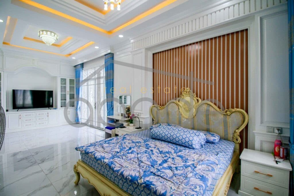 5 bedroom luxury villa for rent AEON 2