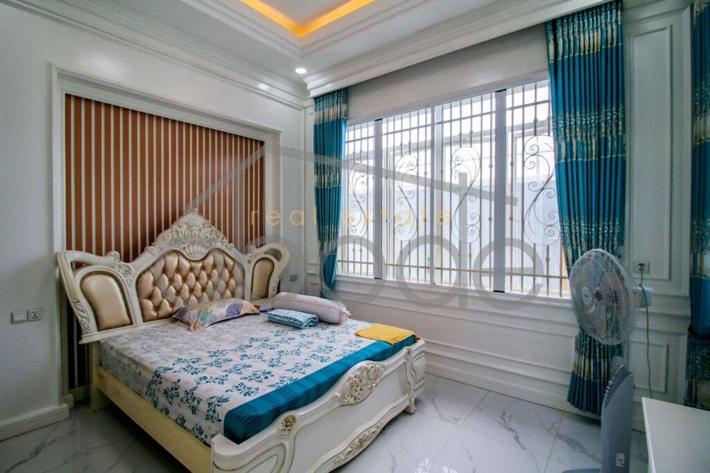 5 bedroom luxury villa for sale AEON 2