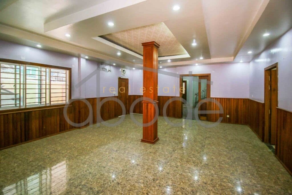 6 bedroom villa roof terrace Russian Market