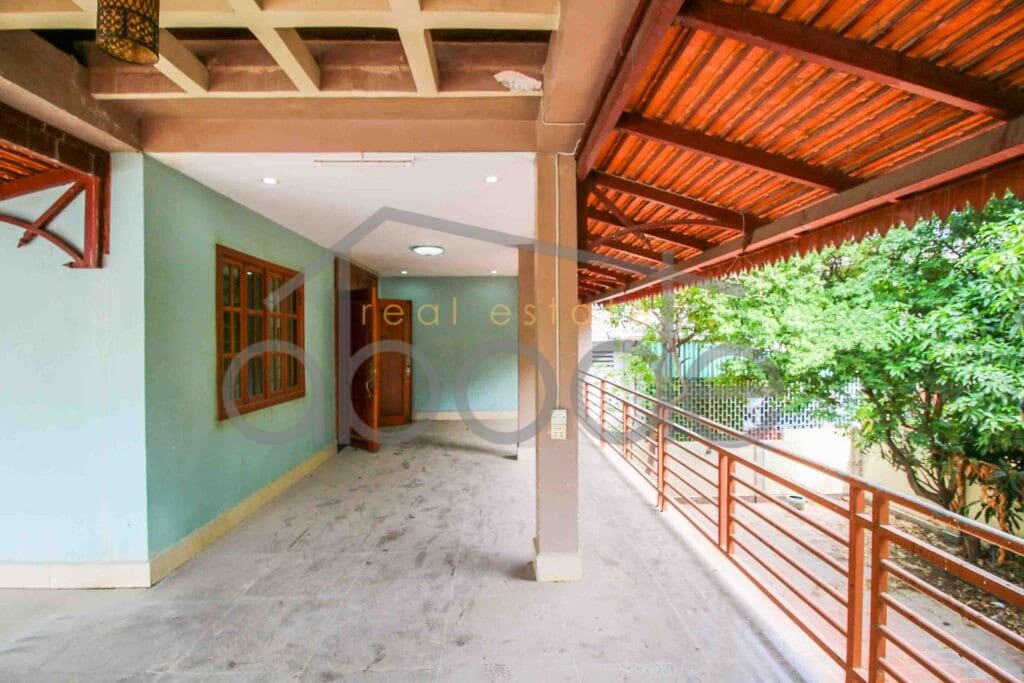 6 bedroom villa roof terrace Russian Market