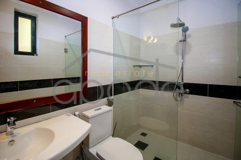Apartment building for rent near Russian Market