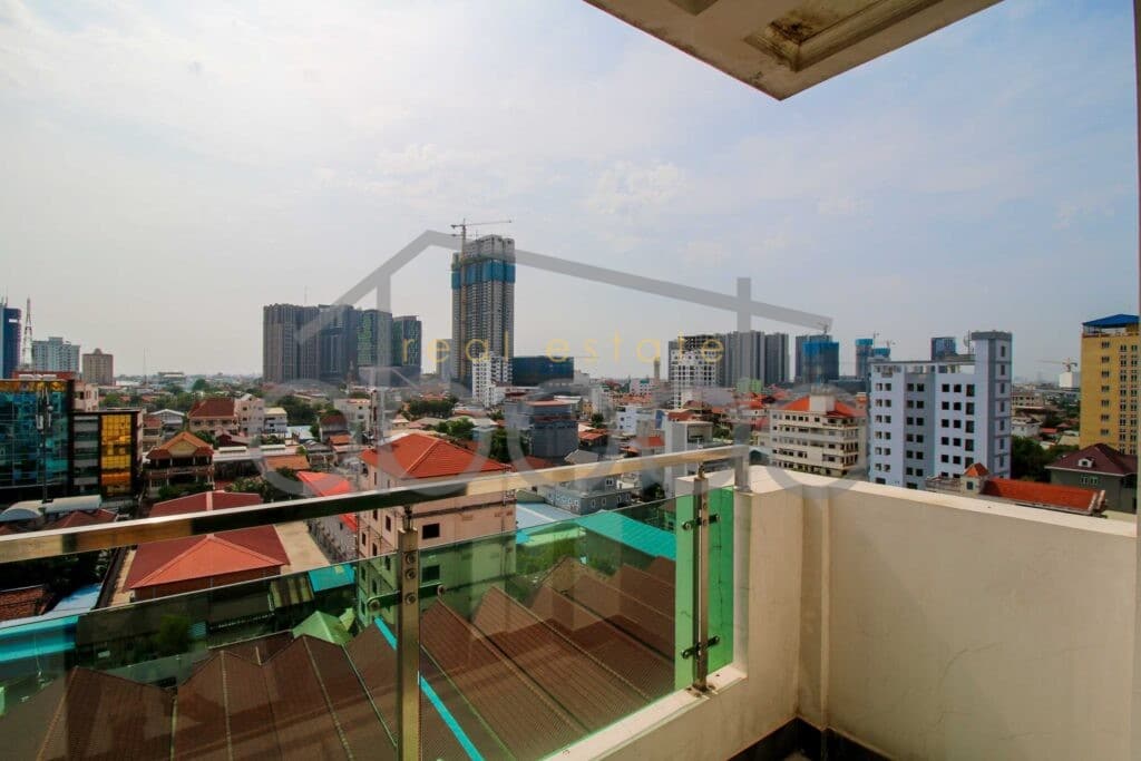 Apartment building for rent near Russian Market