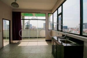 Apartment building for rent near Russian Market