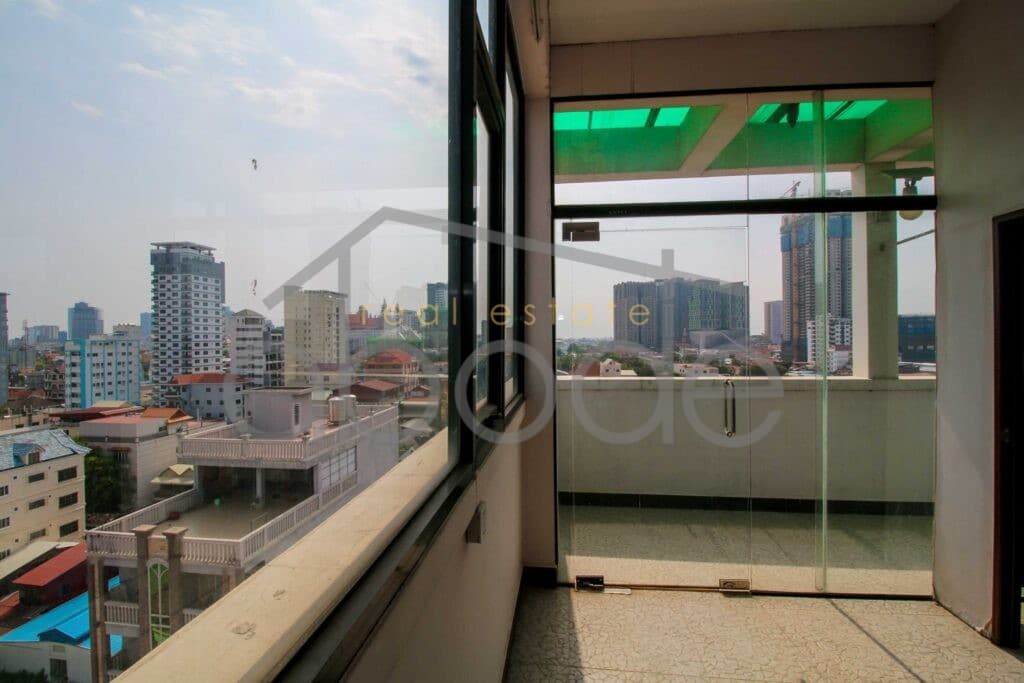 Apartment building for rent near Russian Market