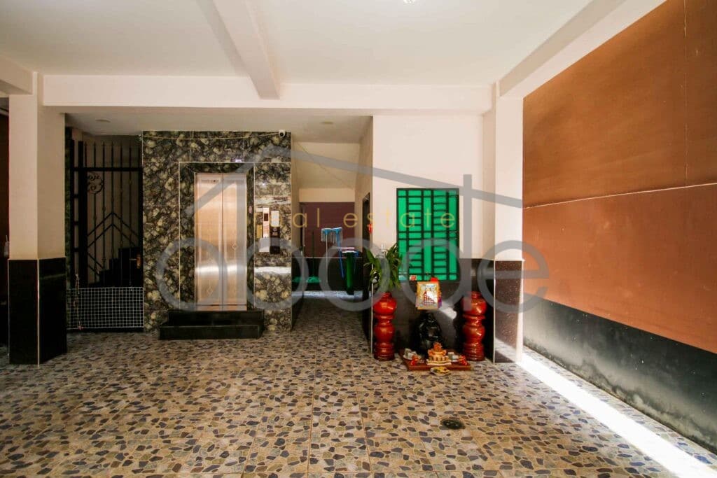 Apartment building for rent near Russian Market
