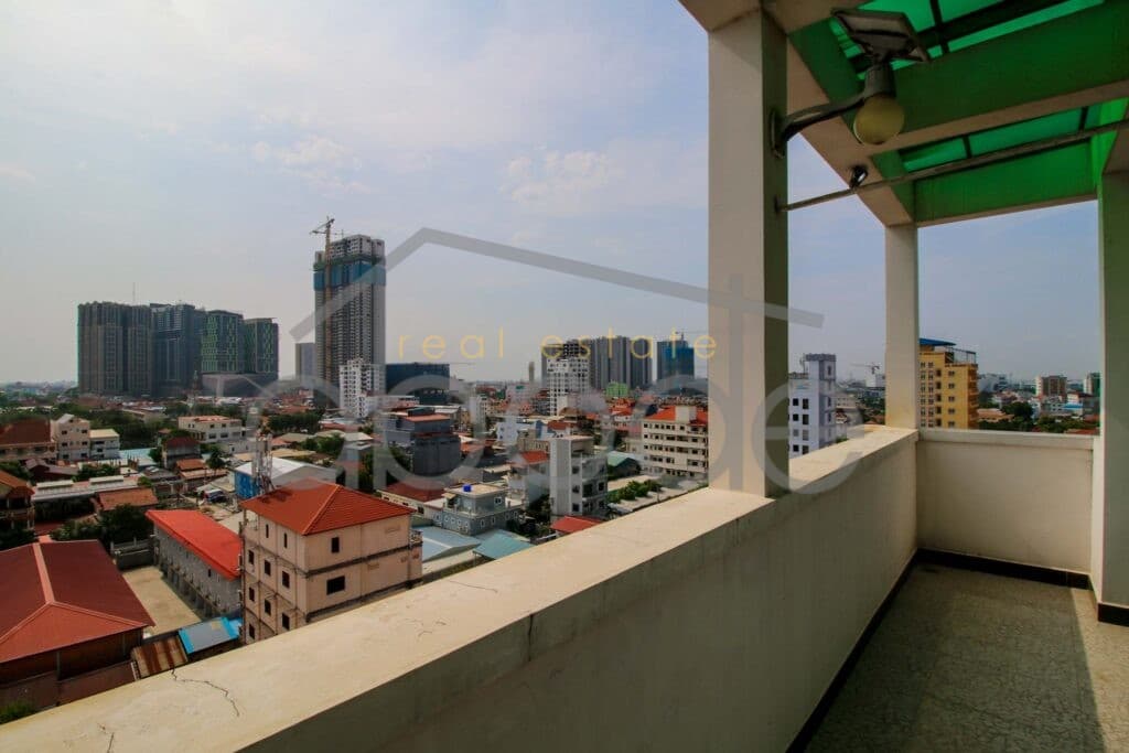 Apartment building for rent near Russian Market
