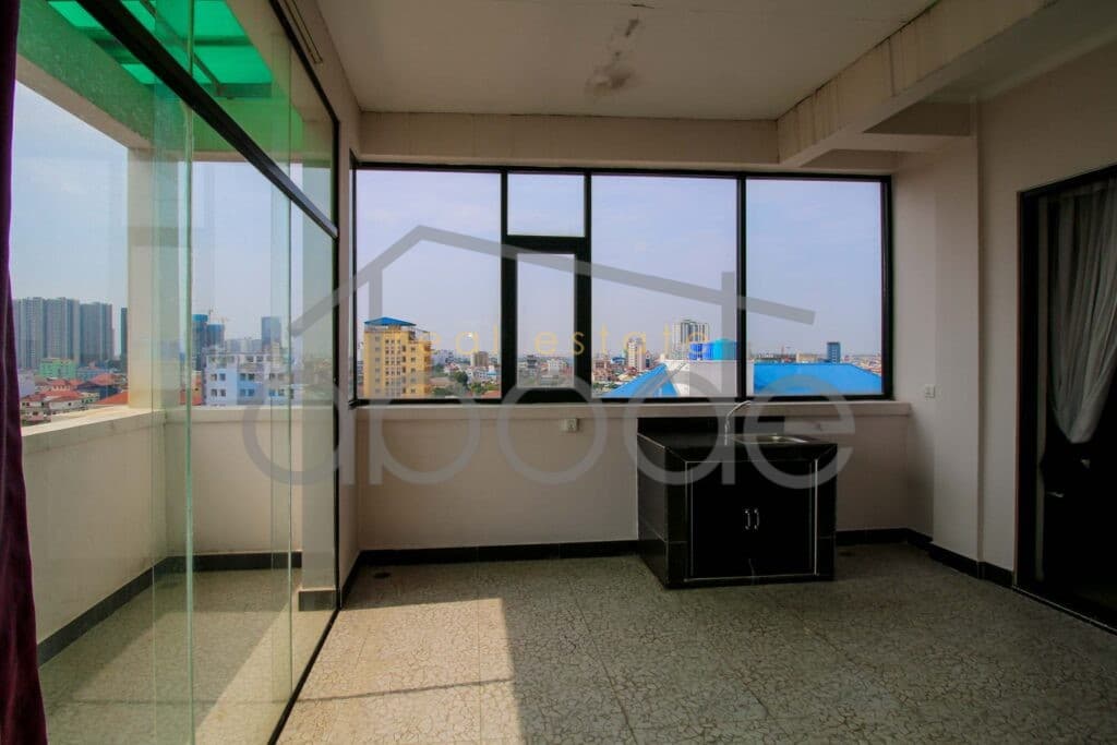 Apartment building for rent near Russian Market