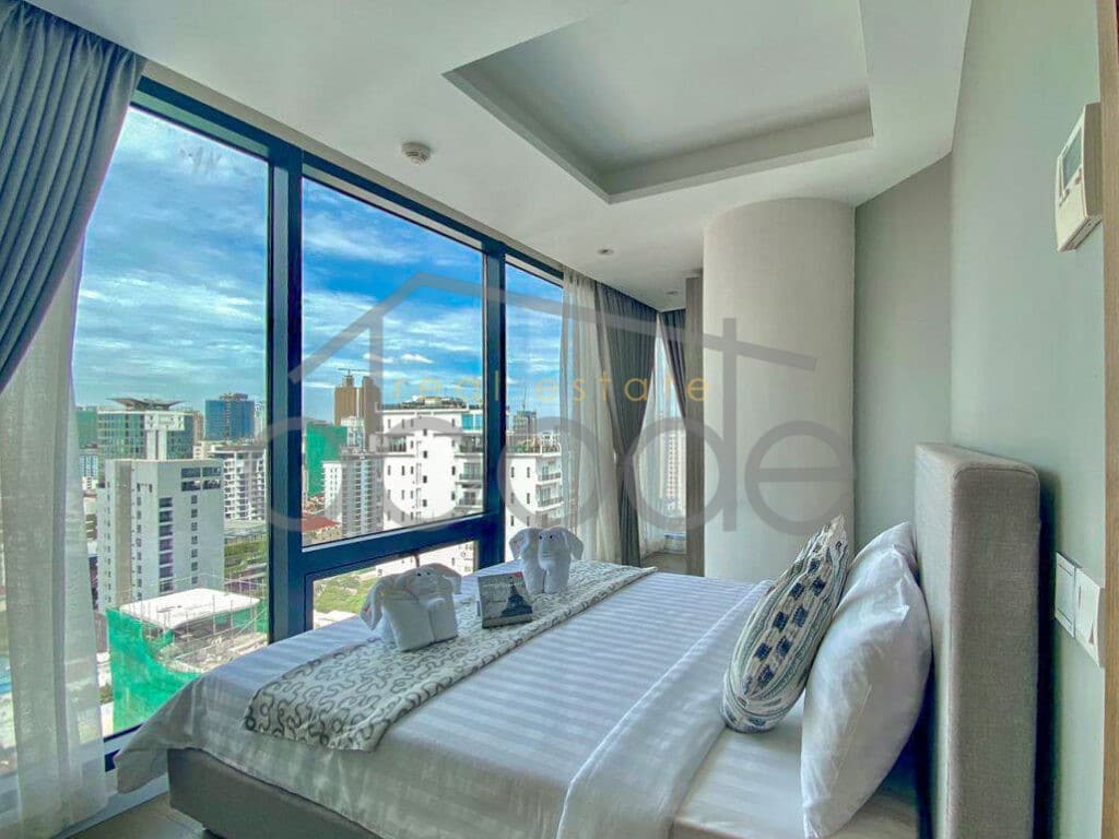 Large 3 bedroom apartment for sale tonle bassac