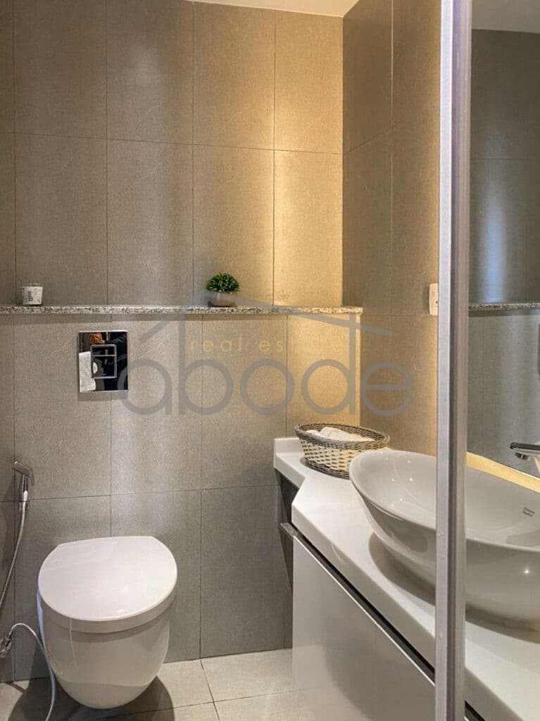 Large 3 bedroom apartment for sale tonle bassac